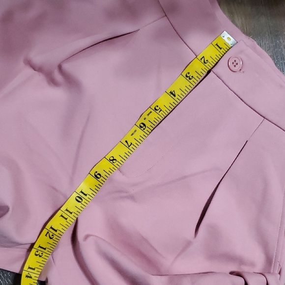 HALARA Pink High-Waisted Cropped Pants - Picture 4 of 9